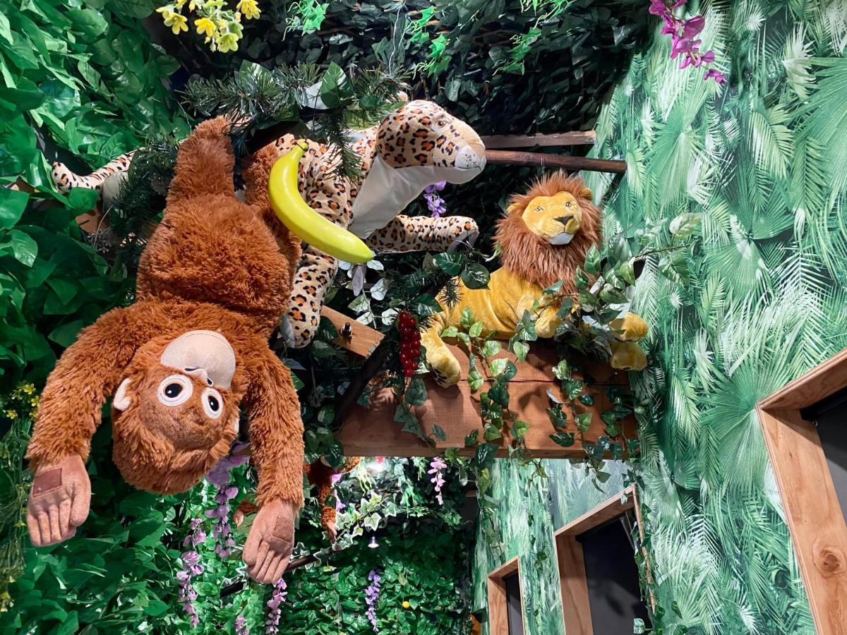 Hotel Jungle Fun Fun Osaka Exteriör bild
