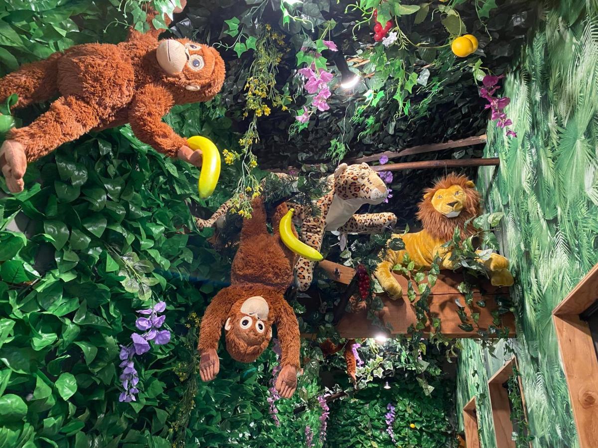 Hotel Jungle Fun Fun Osaka Exteriör bild